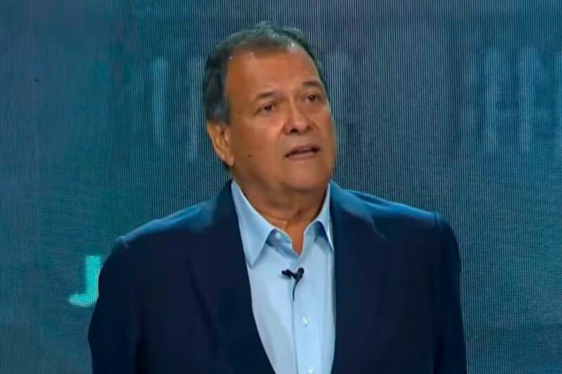 Jorge Nieto llegó tarde al debate presidencial 2026 y atribuye retraso a simpatizantes de Renovación Popular