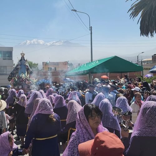 Multitud recibe a la Virgen de Chapi en emotiva misa en Paucarpata.