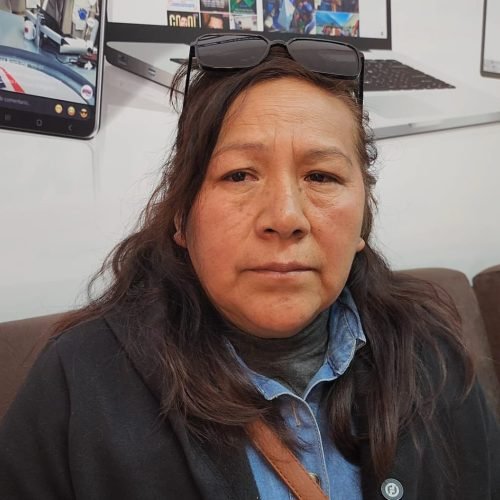 Viuda de víctima de accidente en la vía Arequipa–Puno exige justicia y denuncia abandono de empresa Wayra.