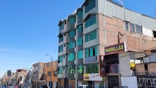 Violento asalto en hostal “Kaprichos” deja pérdidas de 11 mil soles en Arequipa.