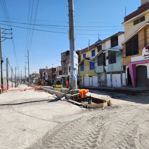 Aceleran los trabajos en la Av. Francisco Mostajo ante el inicio de PERUMIN 37.