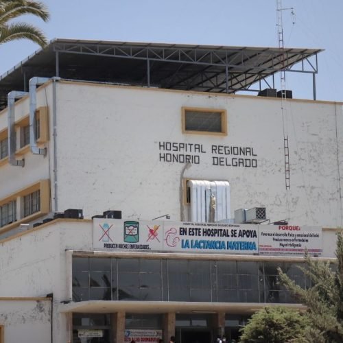 Buscan mejorar trato en hospitales tras denuncia de consejero regional