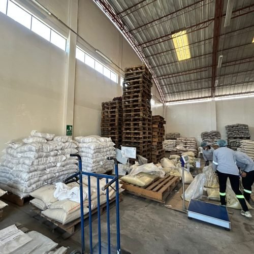 Municipalidad de Arequipa asegura abastecimiento de alimentos para ollas comunes y comedores