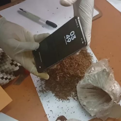 Detienen a dos mujeres por intentar ingresar celular y alcohol al penal de Socabaya