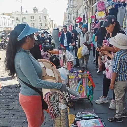 Defensoría del Pueblo pide descentralizar el comercio en Arequipa