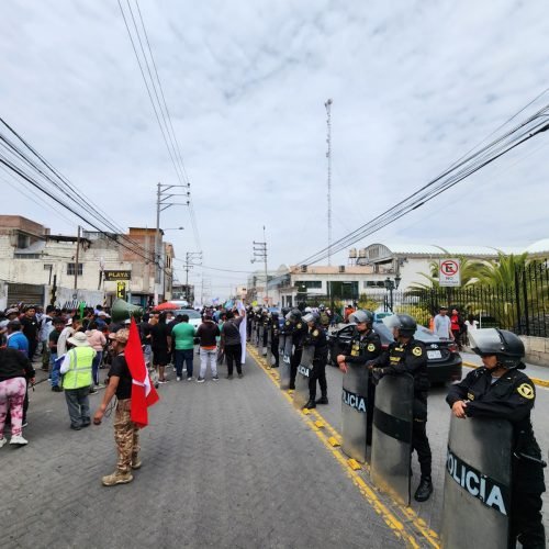 Transportistas informales protestan y exigen autorización para operar fuera del SIT