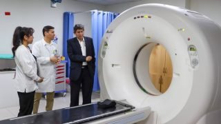 IREN Sur reanuda radioterapia tras reparación del acelerador lineal en Arequipa