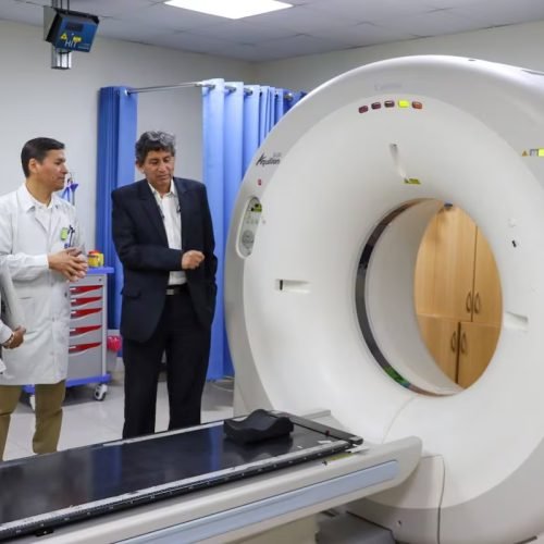 IREN Sur reanuda radioterapia tras reparación del acelerador lineal en Arequipa