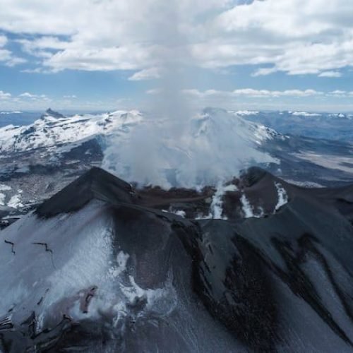 Sabancaya registra nueva explosión y activa alerta naranja por emisión de cenizas