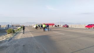 Buscan a conductor que atropelló y abandonó a cantero en la autopista La Joya