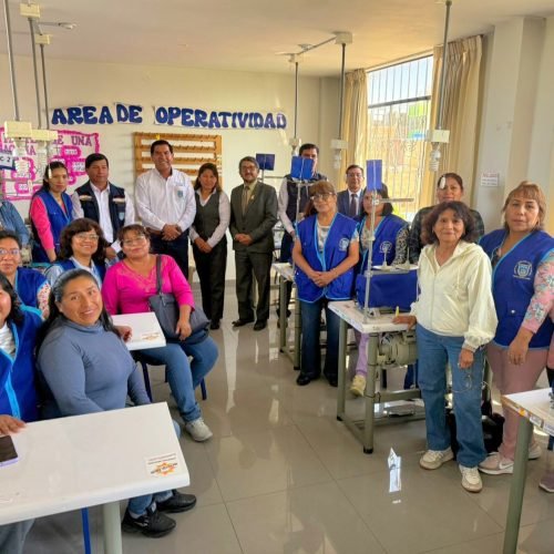 Bustamante impulsa emprendimiento femenino con curso de confección textil 2026