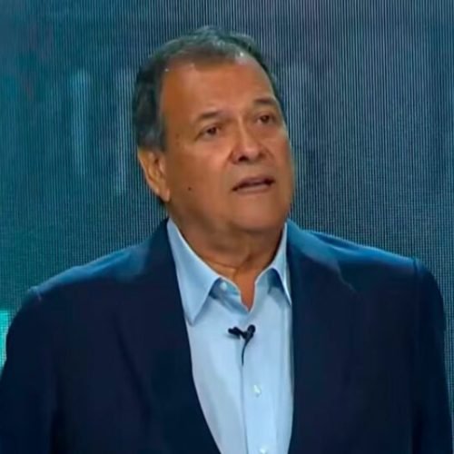 Jorge Nieto llegó tarde al debate presidencial 2026 y atribuye retraso a simpatizantes de Renovación Popular