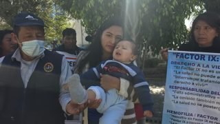 David, el bebé de un año que espera el factor IX para combatir la hemofilia