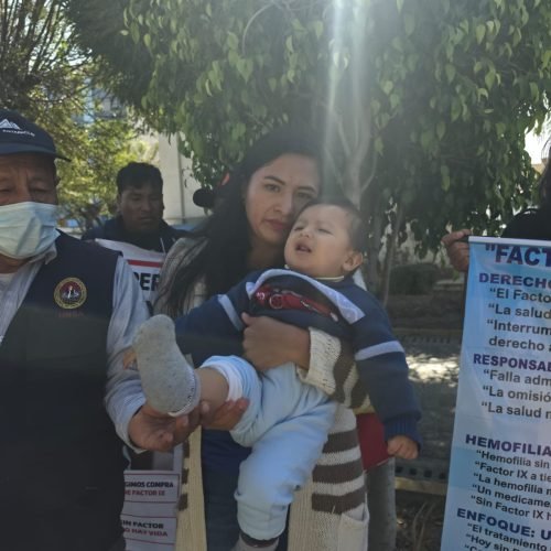 David, el bebé de un año que espera el factor IX para combatir la hemofilia