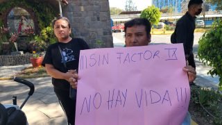 Hemofilia deja sin caminar y sin trabajo a joven conductor